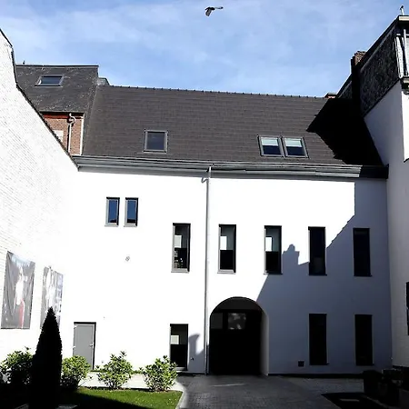 N°5 فندق مبيت وإفطار